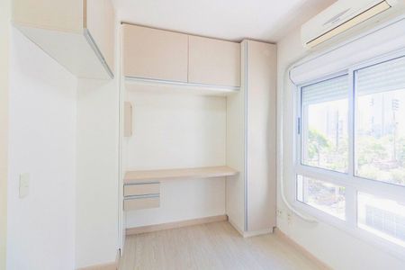 Quarto 1 de apartamento para alugar com 2 quartos, 70m² em Petrópolis, Porto Alegre
