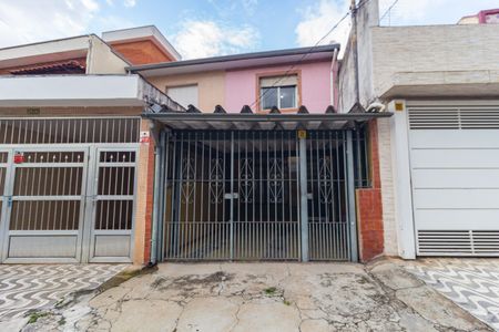 Casa para alugar com 140m², 2 quartos e 1 vaga Casa para alugar com 140m², 2 quartos e 1 vagaFachada