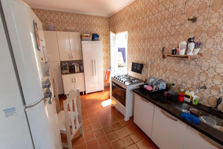 Casa à venda com 256m², 2 quartos e 3 vagas Casa à venda com 256m², 2 quartos e 3 vagasCOZINHA