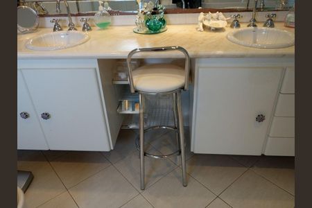 Apartamento para alugar com 3 quartos, 168m² em Cerqueira César, São Paulo