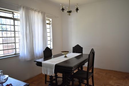 Casa à venda com 121m², 3 quartos e 4 vagasSala