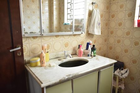 Casa à venda com 121m², 3 quartos e 4 vagasBanheiro Social