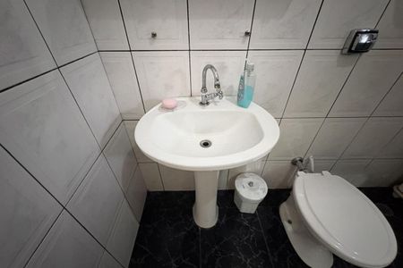 Casa à venda com 149m², 2 quartos e 1 vagaBanheiro