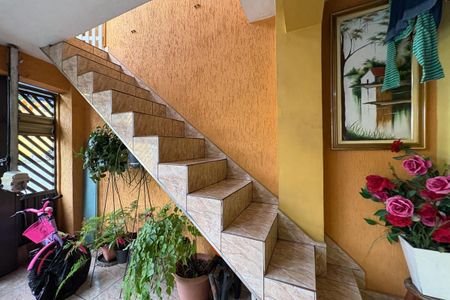 Casa à venda com 149m², 2 quartos e 1 vagaEscada