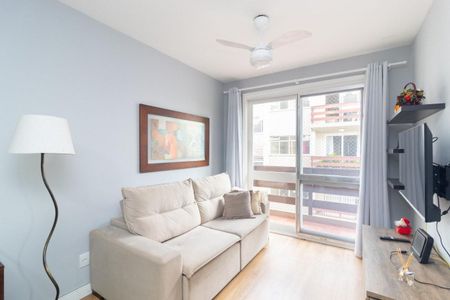 Sala  de apartamento para alugar com 2 quartos, 68m² em Vila Assunção, Porto Alegre