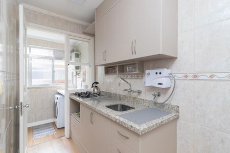 Cozinha  de apartamento para alugar com 2 quartos, 68m² em Vila Assunção, Porto Alegre