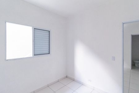 Quarto de casa para alugar com 1 quarto, 28m² em Jardim Ana Estela, Carapicuíba