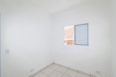 Quarto de casa para alugar com 1 quarto, 28m² em Jardim Ana Estela, Carapicuíba
