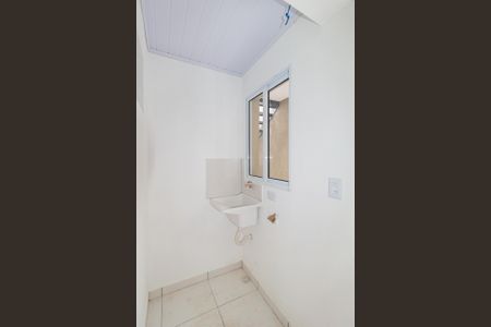 Área de serviço de casa para alugar com 1 quarto, 28m² em Jardim Ana Estela, Carapicuíba