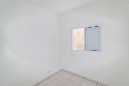 Quarto de casa para alugar com 1 quarto, 28m² em Jardim Ana Estela, Carapicuíba