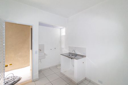 Cozinha e área de serviço de casa para alugar com 1 quarto, 28m² em Jardim Ana Estela, Carapicuíba