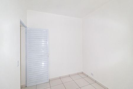 Quarto de casa para alugar com 1 quarto, 28m² em Jardim Ana Estela, Carapicuíba