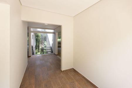 Casa de condomínio à venda com 332m², 3 quartos e 12 vagasCorredor