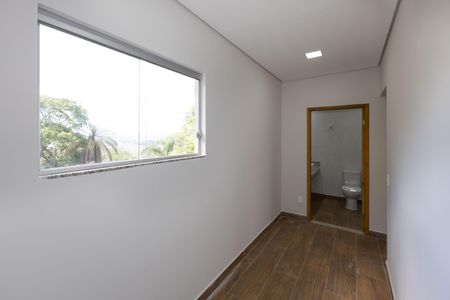 Casa de condomínio à venda com 332m², 3 quartos e 12 vagasCloset da Suíte 1