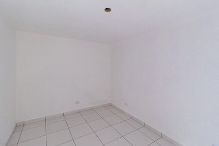 Quarto de casa para alugar com 1 quarto, 24m² em Jardim Ana Estela, Carapicuíba