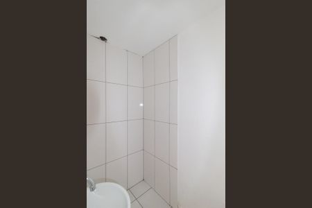 Banheiro de casa para alugar com 1 quarto, 24m² em Jardim Ana Estela, Carapicuíba