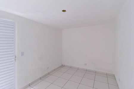 Quarto de casa para alugar com 1 quarto, 24m² em Jardim Ana Estela, Carapicuíba