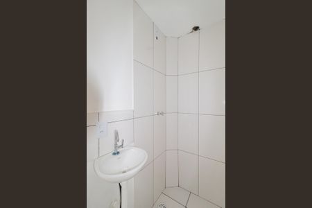 Banheiro de casa para alugar com 1 quarto, 24m² em Jardim Ana Estela, Carapicuíba