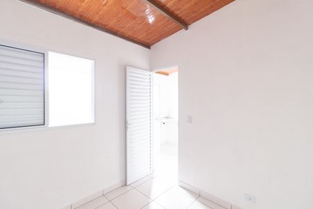 Quarto de casa para alugar com 1 quarto, 24m² em Jardim Ana Estela, Carapicuíba
