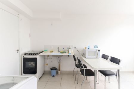 Apartamento para alugar com 31m², 2 quartos e sem vagaSala - Cozinha