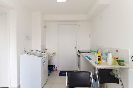 Sala - Cozinha de apartamento à venda com 2 quartos, 31m² em Vila Carmosina, São Paulo