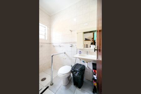 Casa para alugar com 232m², 7 quartos e 4 vagas Casa para alugar com 232m², 7 quartos e 4 vagasBanheiro da suíte 01