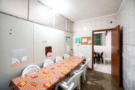 Casa para alugar com 232m², 7 quartos e 4 vagas Casa para alugar com 232m², 7 quartos e 4 vagasCopa