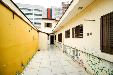 Casa para alugar com 232m², 7 quartos e 4 vagas Casa para alugar com 232m², 7 quartos e 4 vagasQuintal