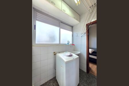 Apartamento à venda com 83m², 3 quartos e 2 vagas Apartamento à venda com 83m², 3 quartos e 2 vagasÁrea de Serviço