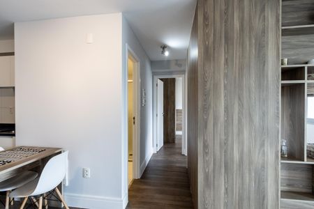 Corredor de apartamento para alugar com 2 quartos, 58m² em Jardim das Perdizes, São Paulo