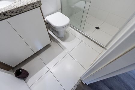 Apartamento para alugar com 58m², 2 quartos e 2 vagasBanheiro do Corredor