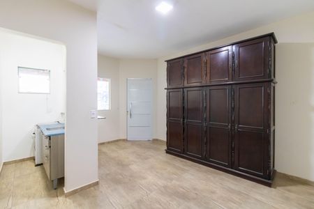 Casa para alugar com 80m², 2 quartos e sem vagaSala