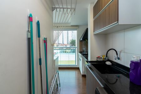 Apartamento à venda com 83m², 3 quartos e 2 vagas Apartamento à venda com 83m², 3 quartos e 2 vagasÁrea de Serviço