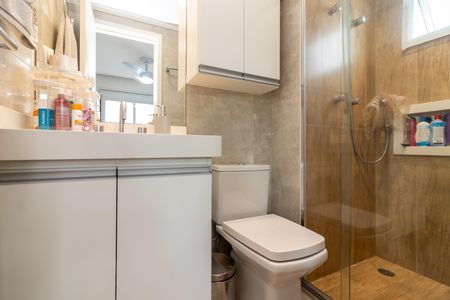 Apartamento à venda com 83m², 3 quartos e 2 vagas Apartamento à venda com 83m², 3 quartos e 2 vagasBanheiro da Suíte