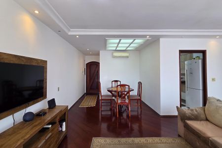 Apartamento à venda com 114m², 2 quartos e 1 vaga Apartamento à venda com 114m², 2 quartos e 1 vagaSala