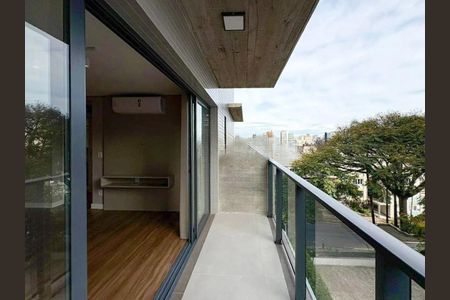 Varanda da Sala  de apartamento para alugar com 3 quartos, 87m² em Rio Branco, Porto Alegre