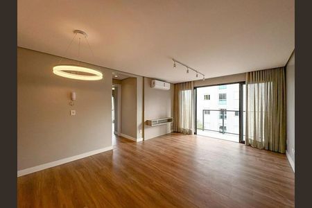 Sala  de apartamento para alugar com 3 quartos, 87m² em Rio Branco, Porto Alegre