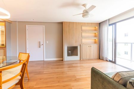 Sala  de apartamento para alugar com 3 quartos, 105m² em Rio Branco, Porto Alegre