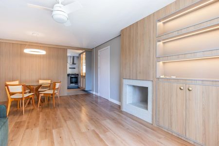 Sala  de apartamento para alugar com 3 quartos, 105m² em Rio Branco, Porto Alegre