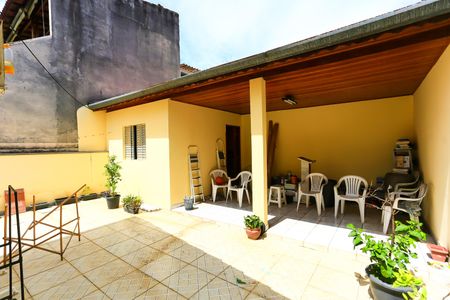 Casa para alugar com 176m², 2 quartos e 2 vagas Casa para alugar com 176m², 2 quartos e 2 vagasquintal