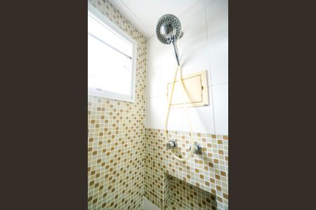 Apartamento para alugar com 100m², 2 quartos e 2 vagas Apartamento para alugar com 100m², 2 quartos e 2 vagasChuveiro