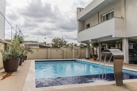 Casa à venda com 365m², 3 quartos e 6 vagas Casa à venda com 365m², 3 quartos e 6 vagasPiscina