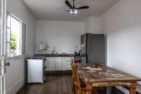 Casa à venda com 365m², 3 quartos e 6 vagas Casa à venda com 365m², 3 quartos e 6 vagasCozinha