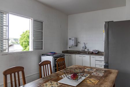 Casa à venda com 365m², 3 quartos e 6 vagas Casa à venda com 365m², 3 quartos e 6 vagasCozinha