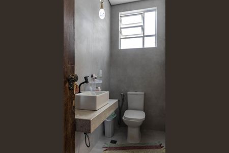 Casa à venda com 365m², 3 quartos e 6 vagas Casa à venda com 365m², 3 quartos e 6 vagasBanheiro da Suíte 1