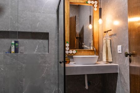 Casa à venda com 365m², 3 quartos e 6 vagas Casa à venda com 365m², 3 quartos e 6 vagasBanheiro Social