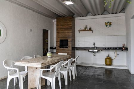 Casa à venda com 365m², 3 quartos e 6 vagas Casa à venda com 365m², 3 quartos e 6 vagasChurrasqueira