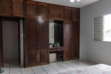 Casa à venda com 365m², 3 quartos e 6 vagas Casa à venda com 365m², 3 quartos e 6 vagasSuíte 1