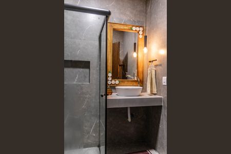 Casa à venda com 365m², 3 quartos e 6 vagas Casa à venda com 365m², 3 quartos e 6 vagasBanheiro Social