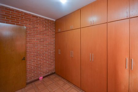 Casa para alugar com 240m², 2 quartos e 2 vagas